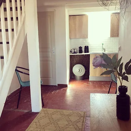 Apartman Au 14 *