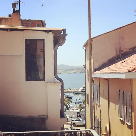 Au 14 * Sanary-sur-Mer