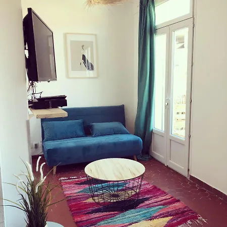 Au 14 Apartman *